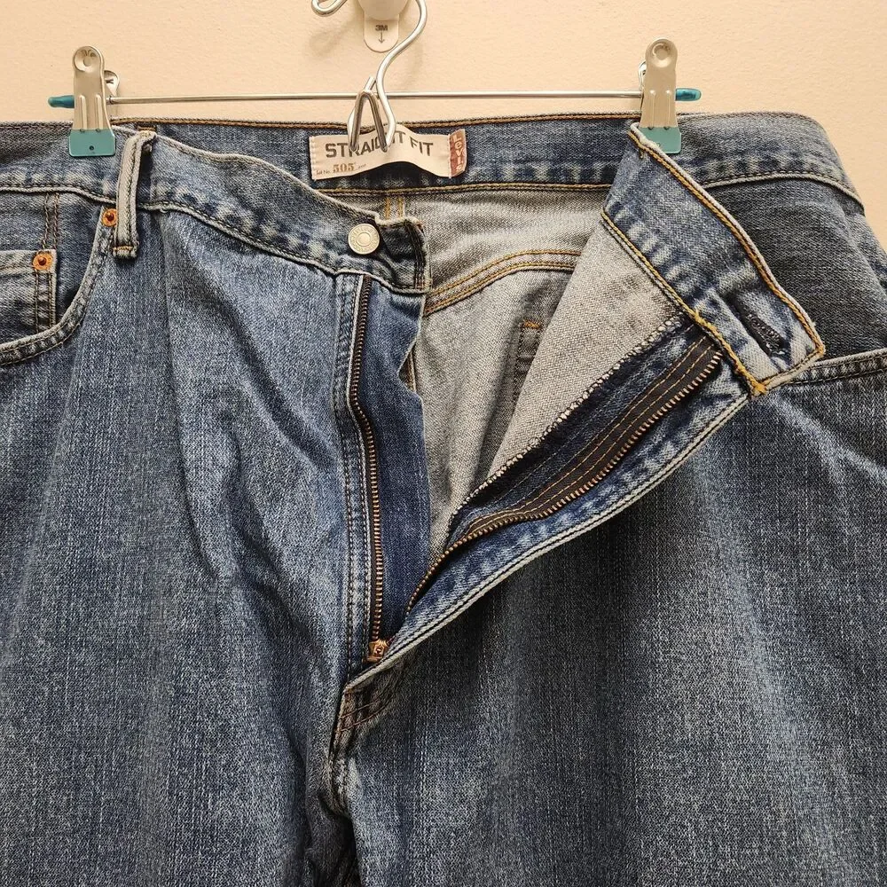 Levi's 505 Straight Fit Jeans Men's 44x32 Blue Medium Wash Denim Outdoors Rugged